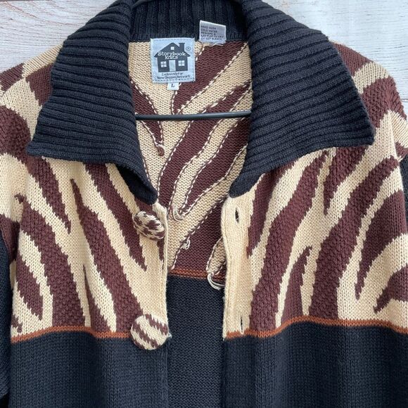 VINTAGE STORYBOOK KNITS SWEATER IN GIRAFFE PRINT - Picture 7 of 10